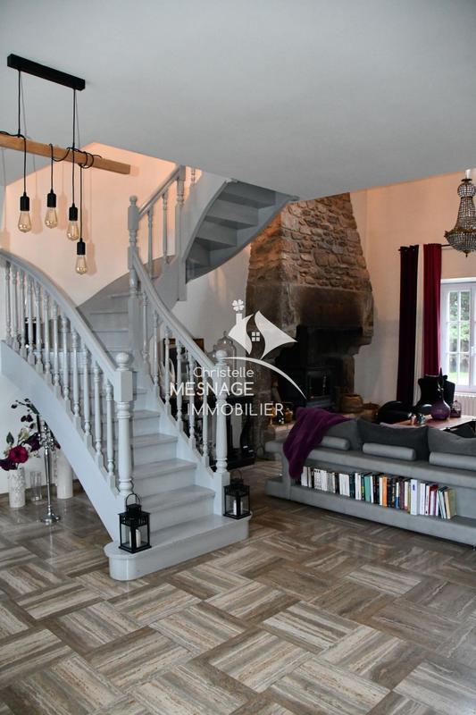 Demeure - 270 m² - 10 pièces