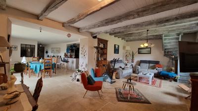 Maison - 330 m² - 16 pièces