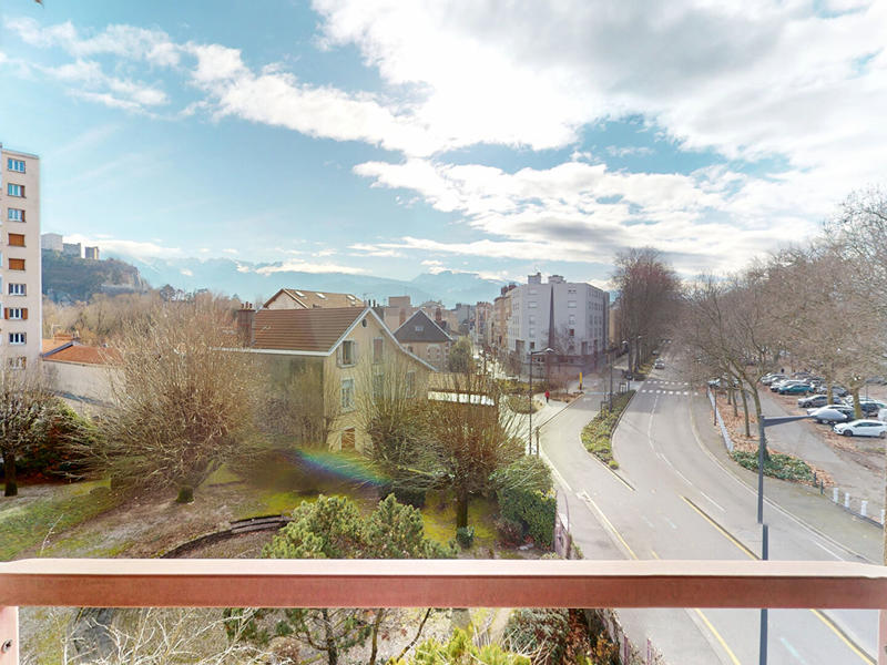 Appartement - 80 m² - 4 pièces