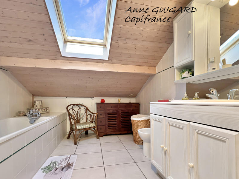 Maison - 232 m² - 7 pièces