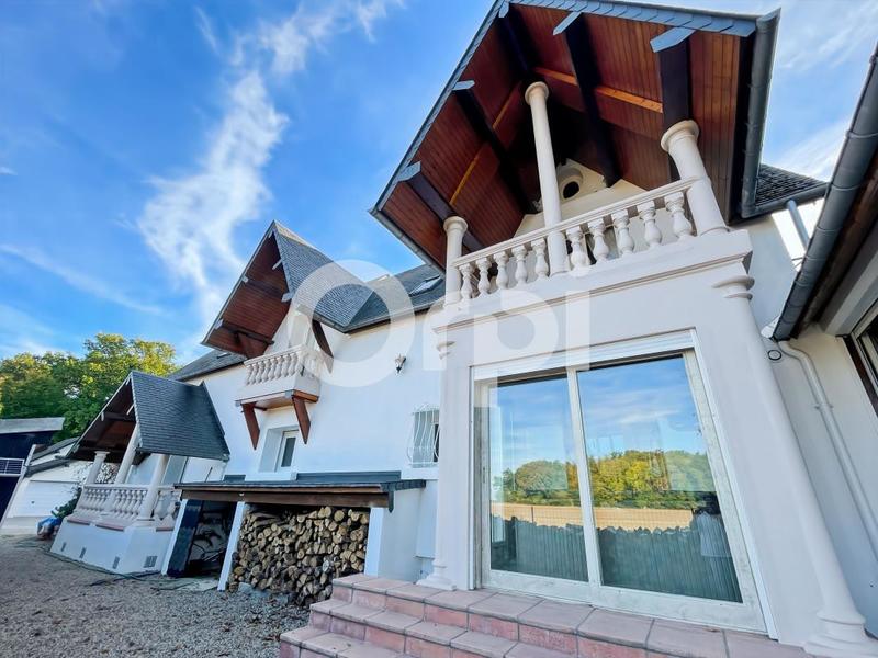 Maison - 220 m² - 6 pièces