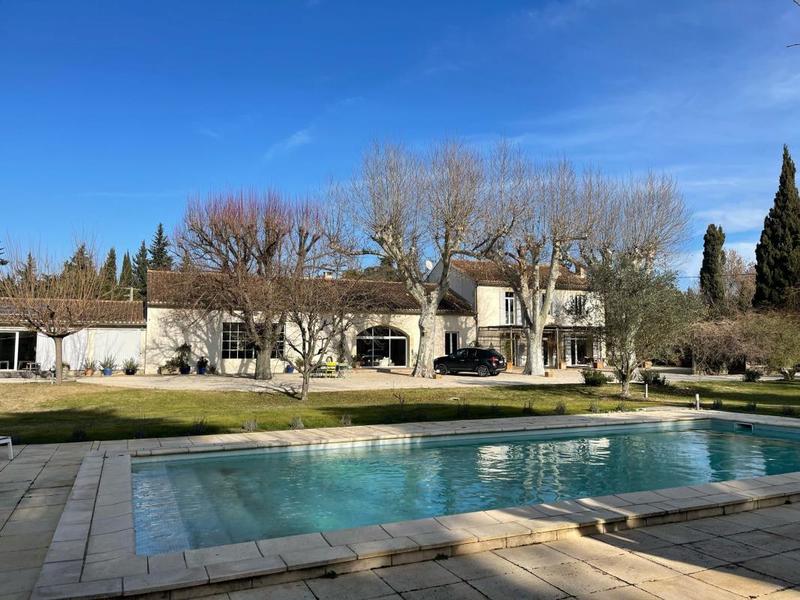 Maison - 311 m² - 9 pièces