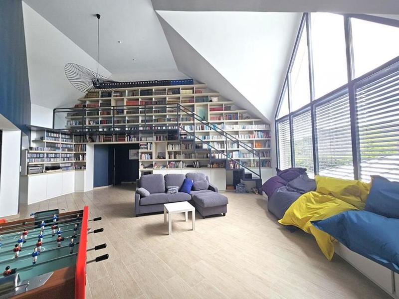 Maison - 530 m² - 10 pièces