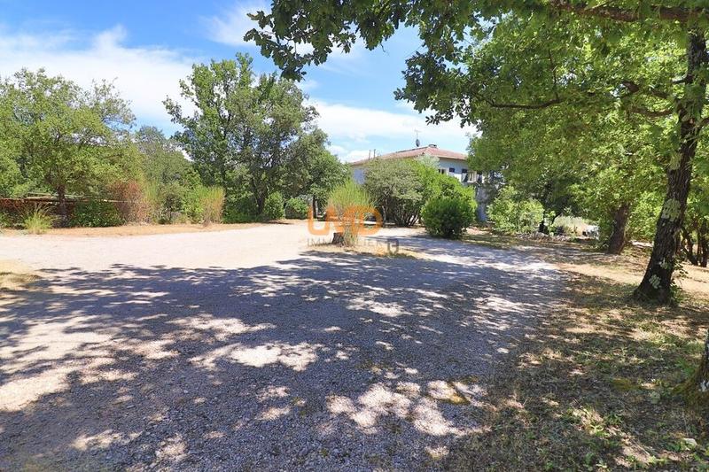 Propriété - 286 m² - 10 pièces