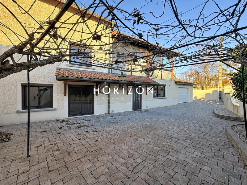 Maison ancienne - 204 m² - 8 pièces