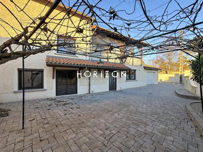 Maison ancienne - 204 m² - 8 pièces