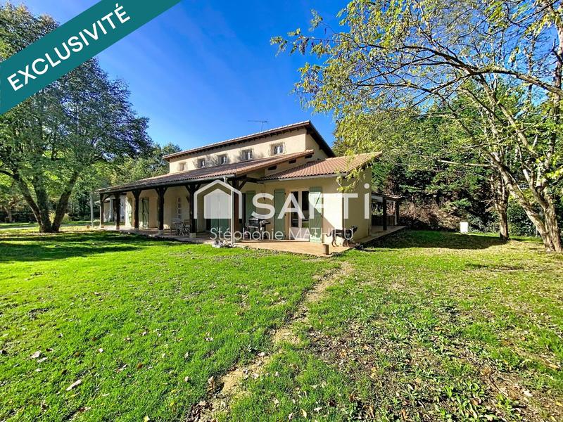 Maison - 245 m² - 8 pièces