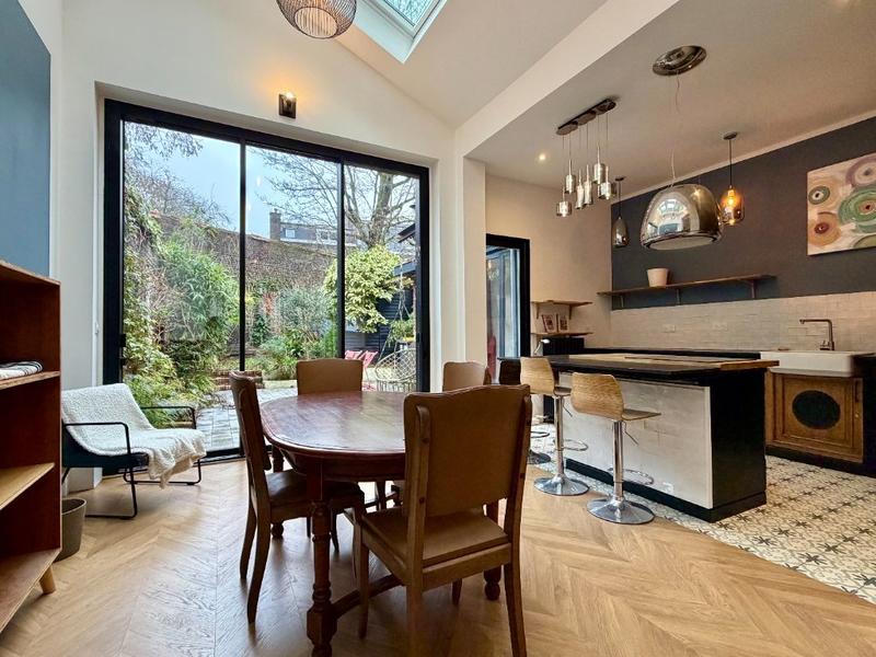 Maison bourgeoise - 201 m² - 6 pièces