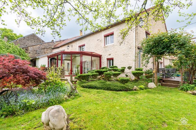 Maison - 272 m² - 8 pièces