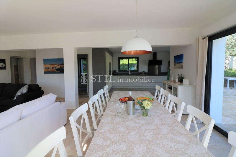 Villa - 270 m² - 6 pièces