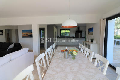 Villa - 270 m² - 6 pièces