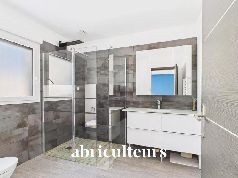 Maison - 186 m² - 4 pièces