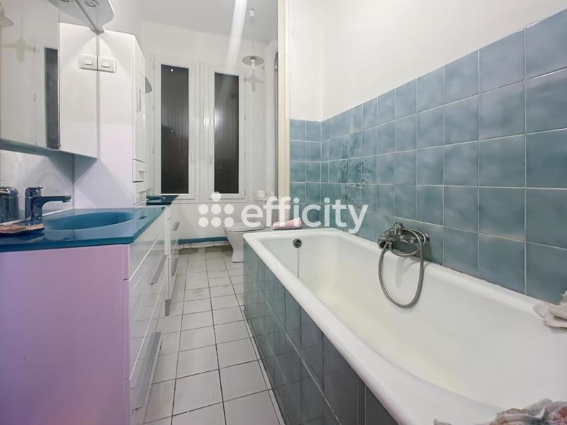 Maison - 220 m² - 9 pièces