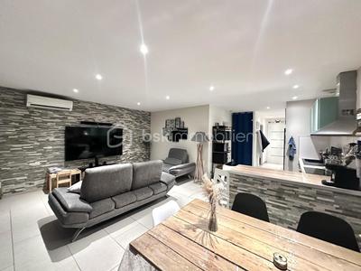 Villa - 90 m² - 4 pièces