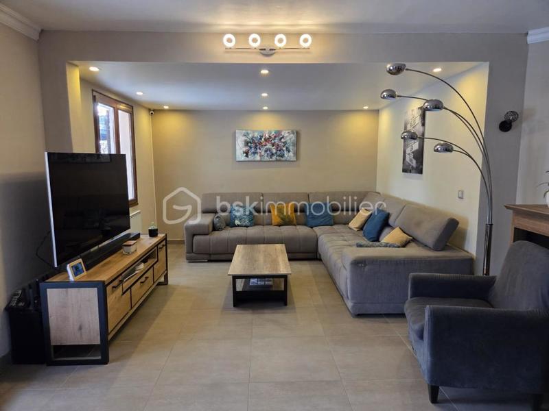 Maison - 145 m² - 6 pièces