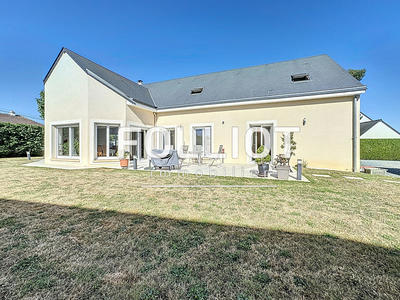 Maison - 225 m² - 8 pièces