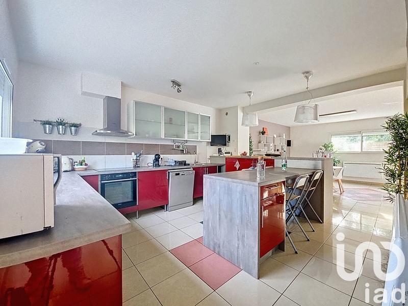 Maison - 200 m² - 7 pièces