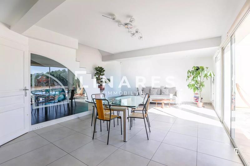 Maison - 160 m² - 5 pièces