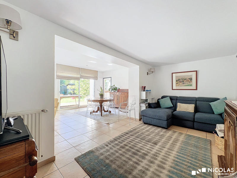 Maison - 228 m² - 8 pièces