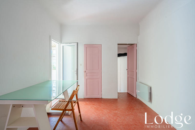 Maison - 220 m² - 10 pièces