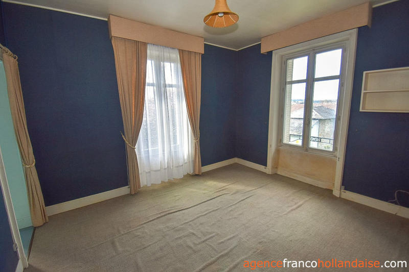 Maison - 282 m² - 9 pièces