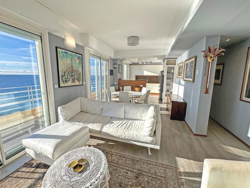 Appartement - 100 m² - 4 pièces