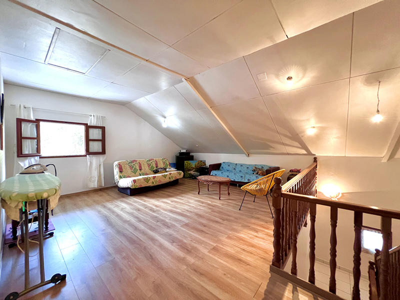 Maison - 280 m² - 8 pièces