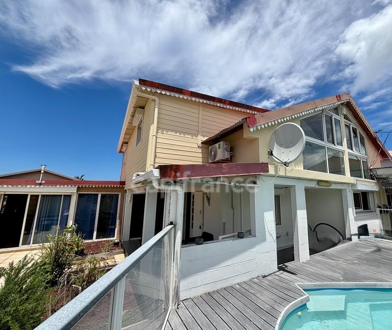 Villa - 257 m² - 10 pièces