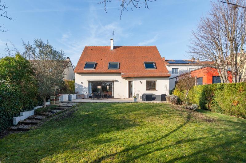 Maison - 196 m² - 7 pièces