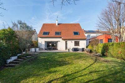 Maison - 196 m² - 7 pièces