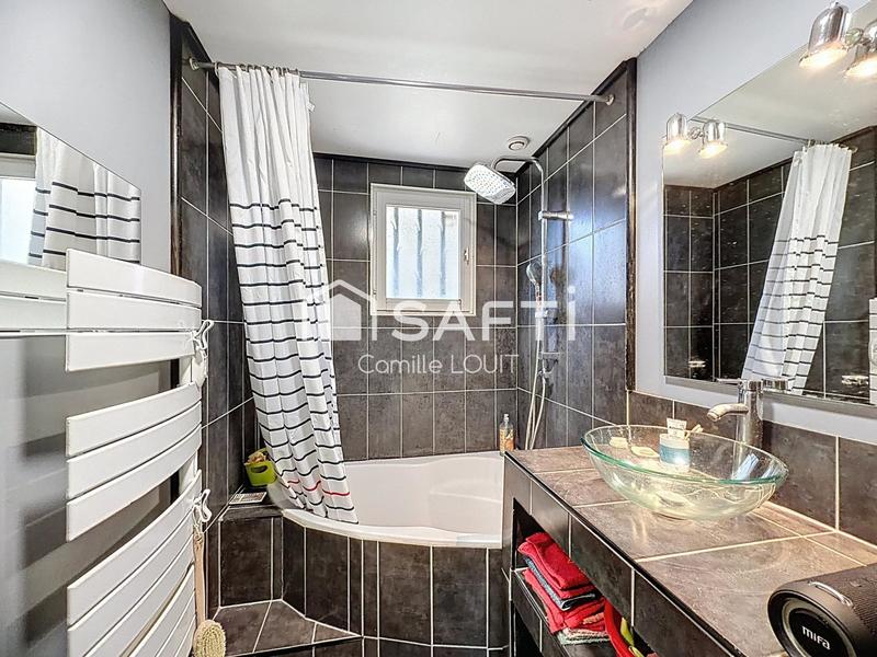 Maison - 92 m² - 5 pièces