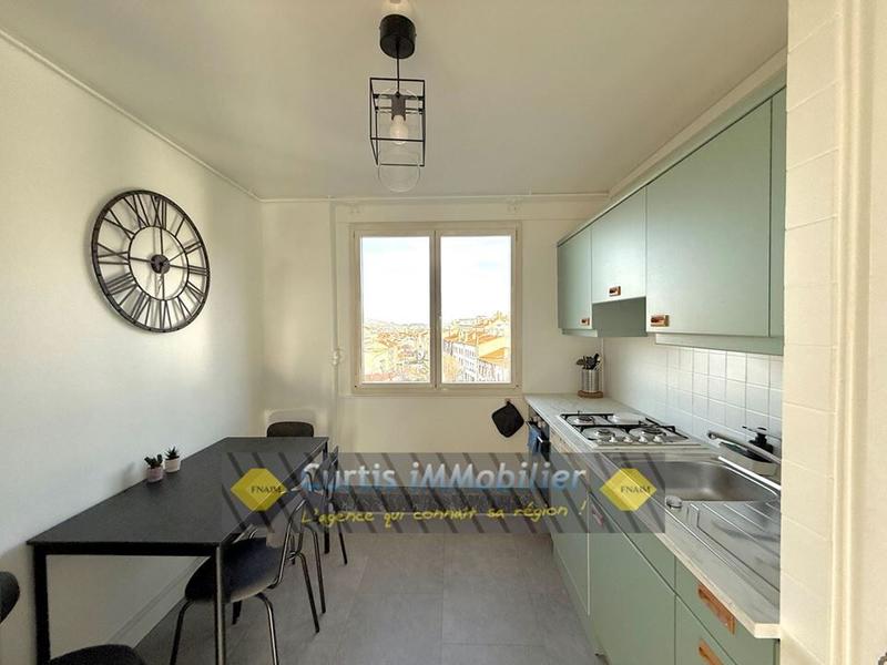 Appartement - 92 m² - 5 pièces