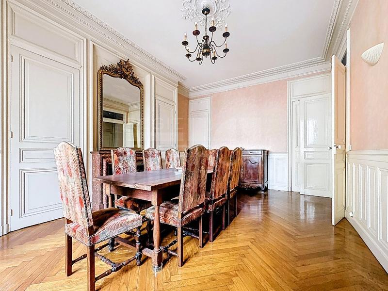 Appartement - 158 m² - 5 pièces