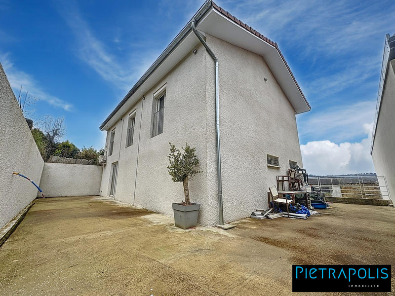 Maison - 148 m² - 7 pièces