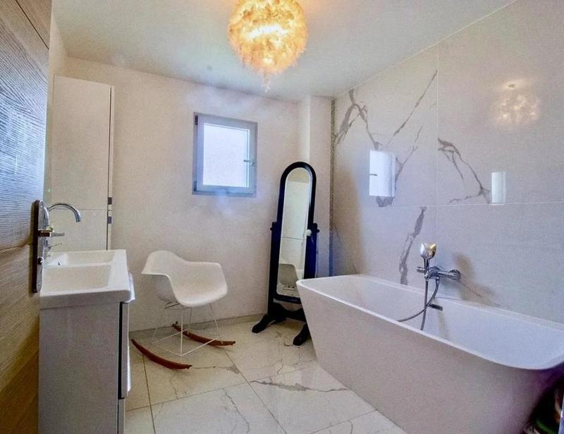 Villa - 137 m² - 6 pièces