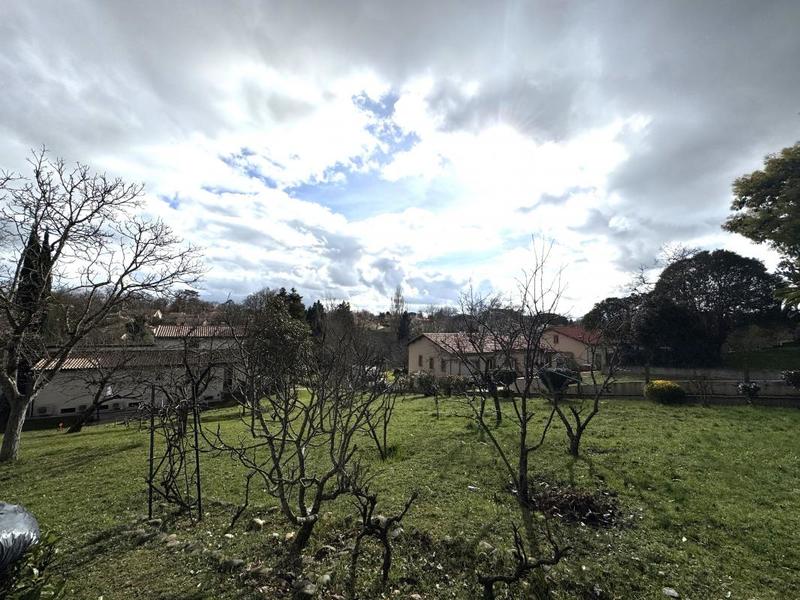 Terrain constructible - 900 m²