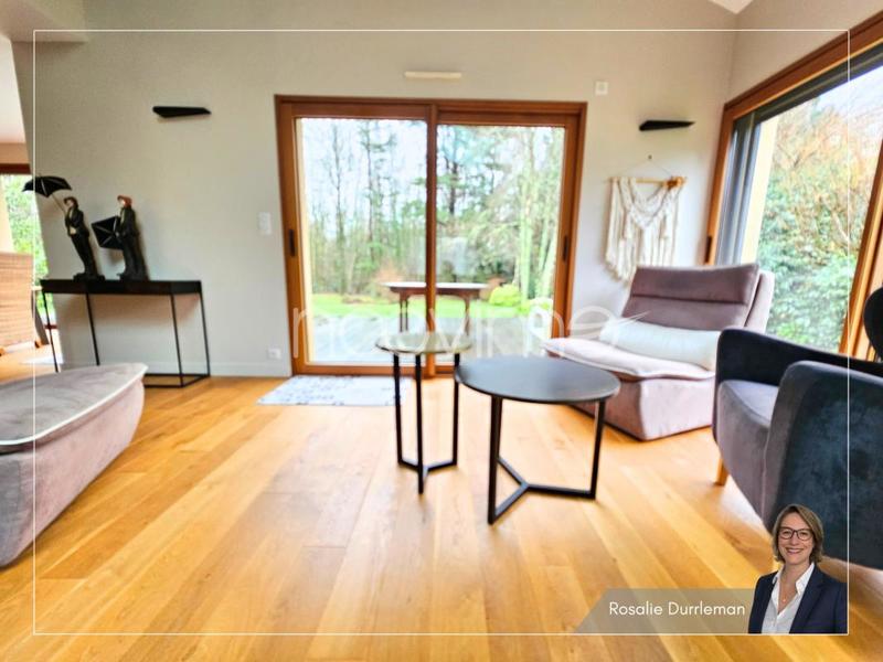 Maison - 210 m² - 8 pièces