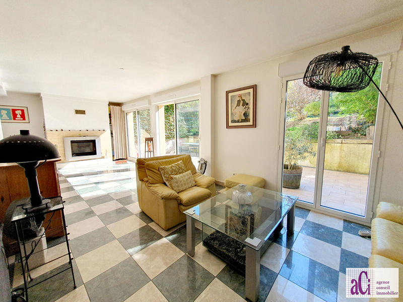 Maison - 121 m² - 6 pièces