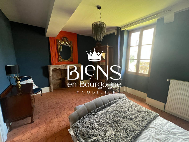 Maison ancienne - 225 m² - 8 pièces