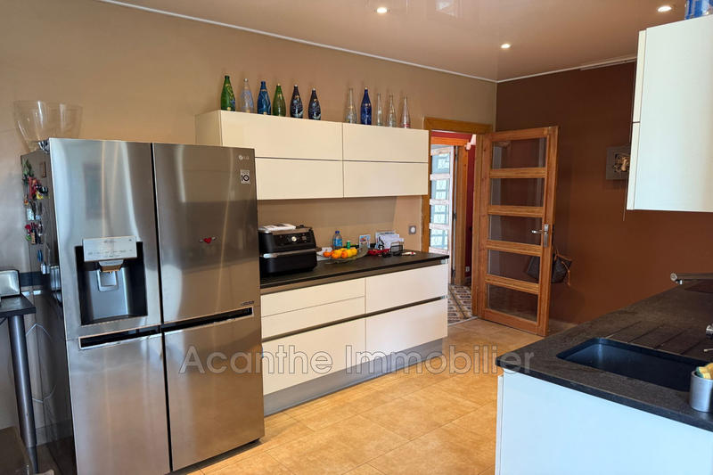 Maison - 272 m² - 6 pièces