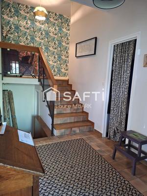 Maison - 169 m² - 11 pièces