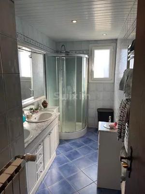 Maison - 94 m² - 5 pièces