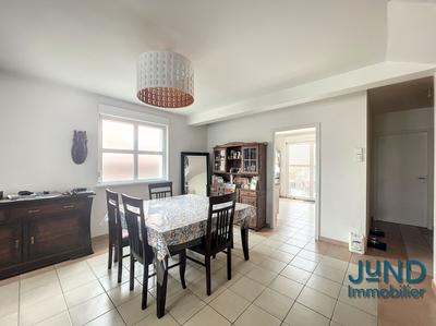 Maison - 94 m² - 5 pièces