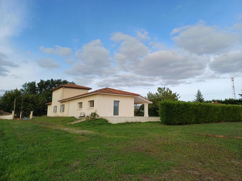 Maison - 234 m² - 7 pièces