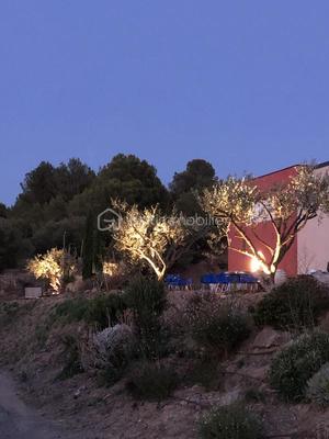 Immeuble - 700 m² - 2 pièces