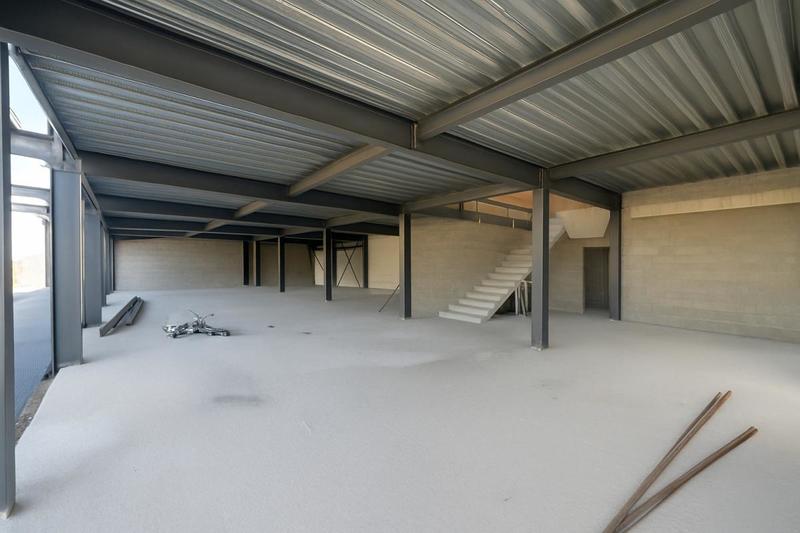 Entrepôt - 438 m²