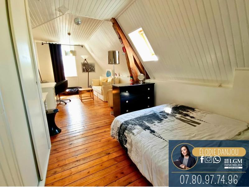 Demeure - 180 m² - 6 pièces