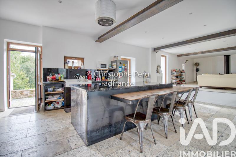 Maison - 229 m² - 9 pièces