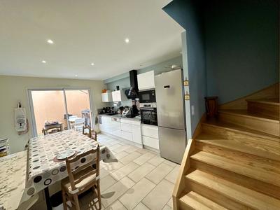 Maison - 90 m² - 4 pièces