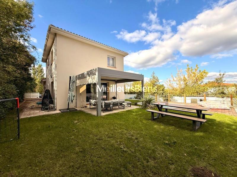 Maison - 125 m² - 5 pièces